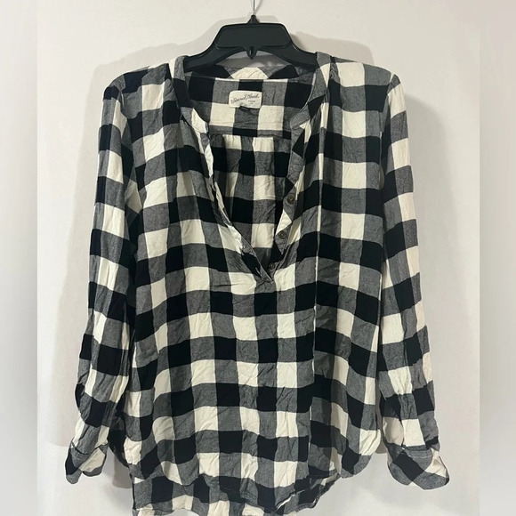 Universal Thread 1/2 Button Down Black and White checkered Blouse - Picture 1 of 5